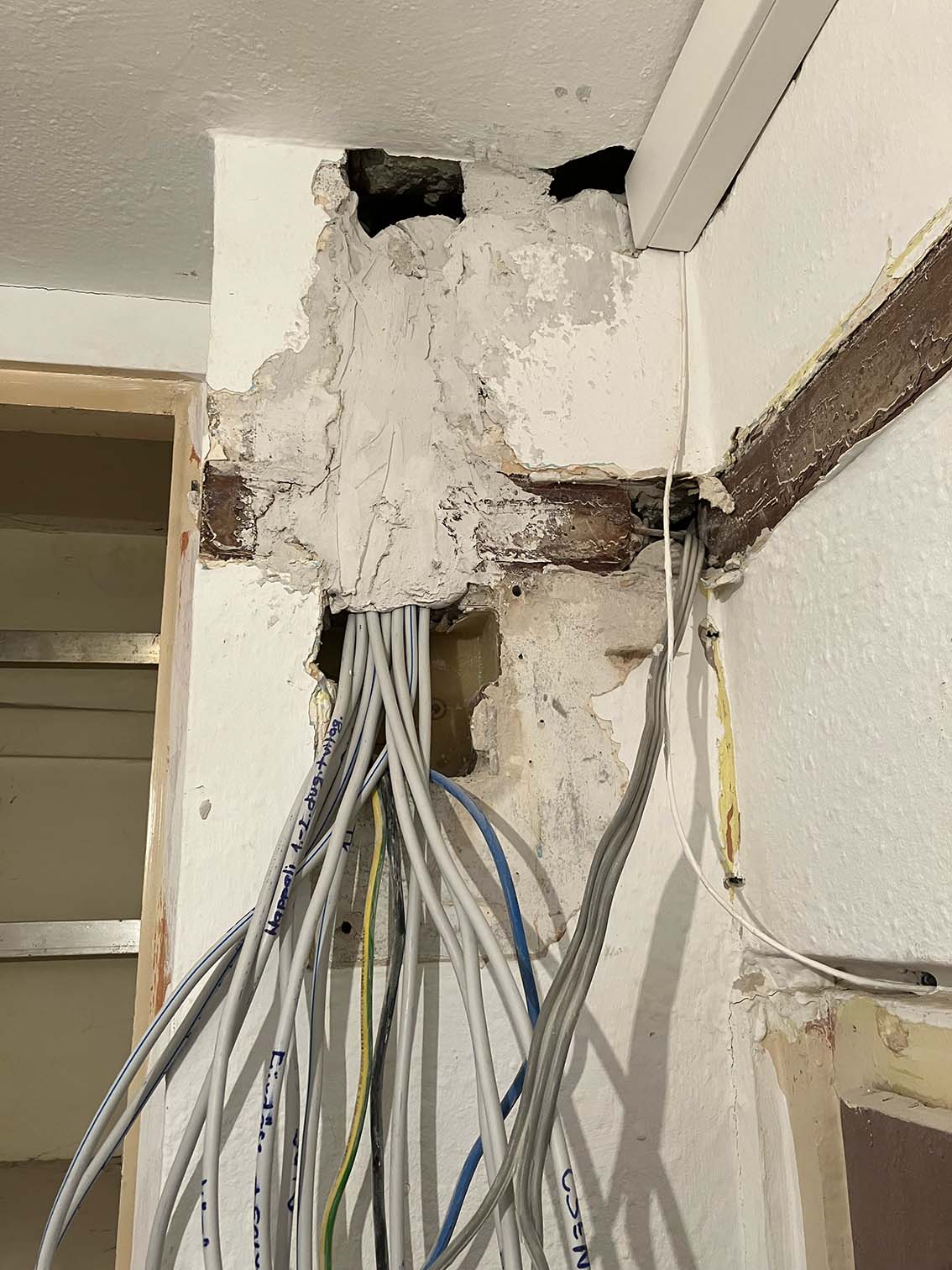 csaladihaz-villanyszereles